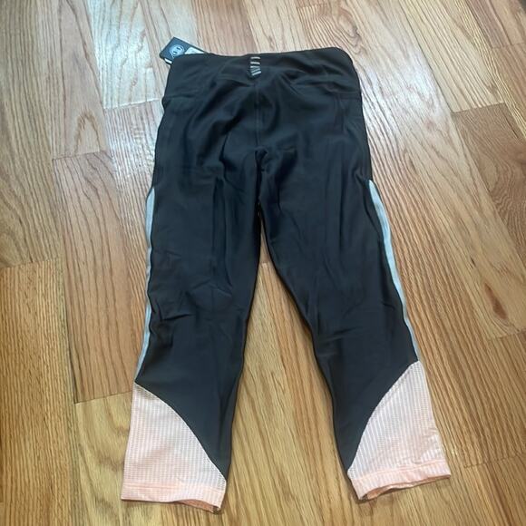 Under Armour heatgear compression workout Capri size small new with tag - Picture 6 of 6